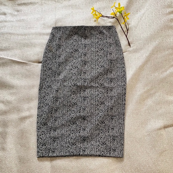 EXPRESS High Waisted Jacquard Pencil Skirt - Picture 2 of 8